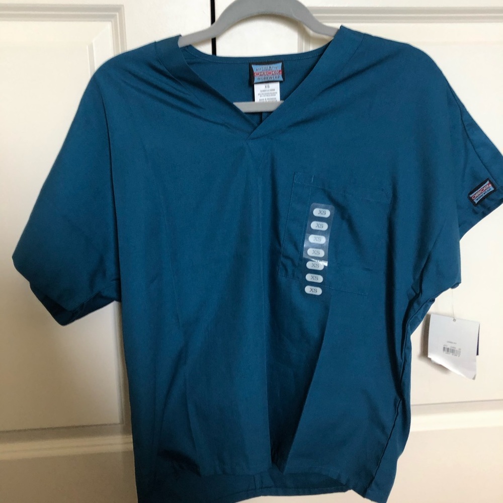 Scrub top